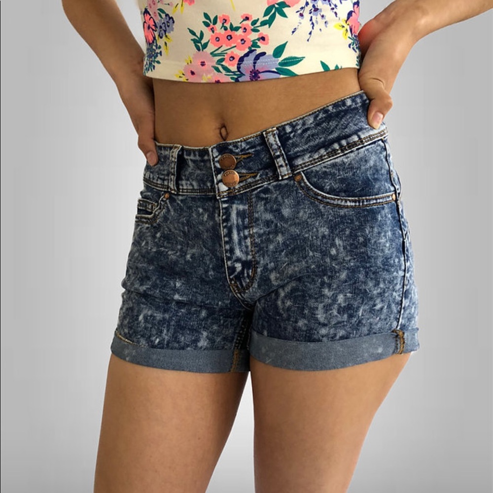 Acid wash Denim shorts